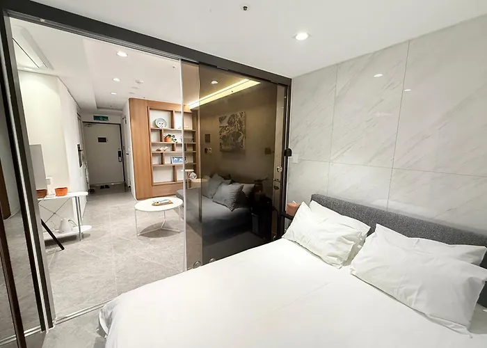 Gangnam Seocho Premium 5 Queen Bed Living Kitchen Seoul