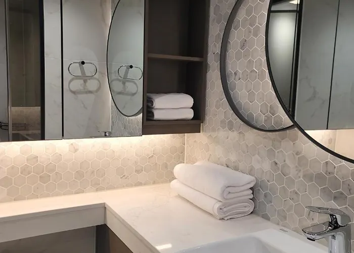 Gangnam Seocho Premium 5 Queen Bed Living Kitchen Apartment *
