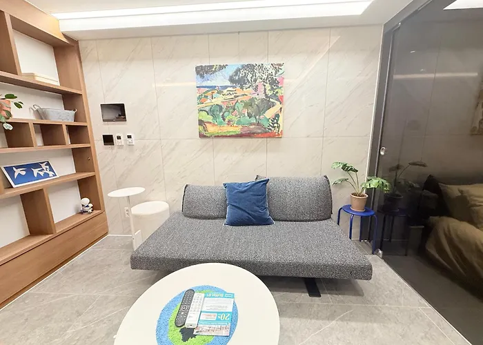 Apartment Gangnam Seocho Premium 5 Queen Bed Living Kitchen Seoul