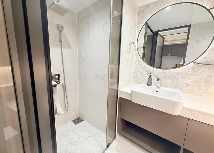 Apartment Gangnam Seocho Premium 5 Queen Bed Living Kitchen *