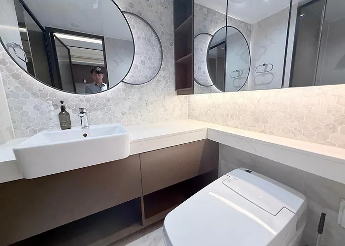 Gangnam Seocho Premium 5 Queen Bed Living Kitchen Apartment *